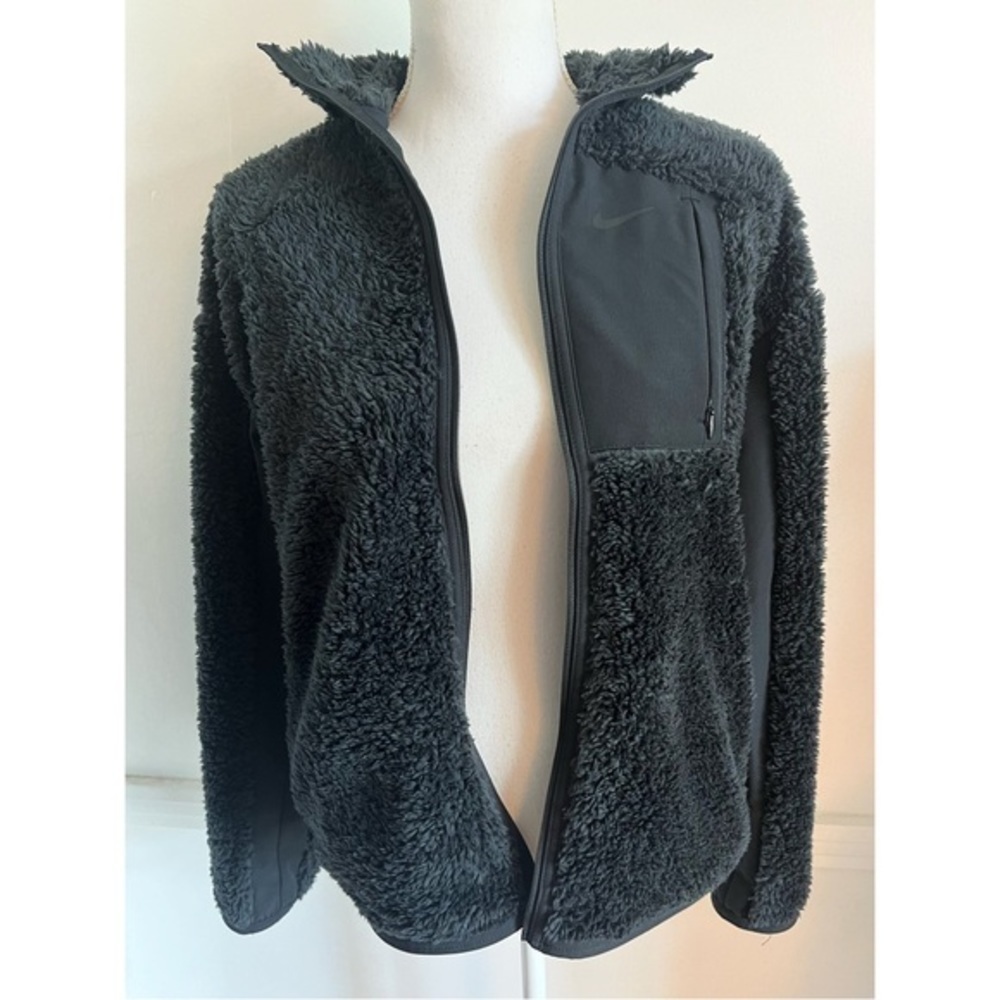 Nike • Black Women’s Therma Sherpa Jacket - Picture 3 of 8